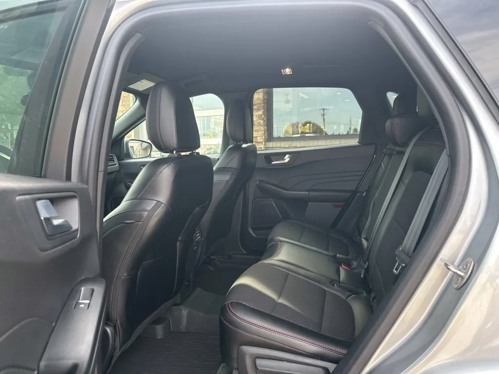 Ford Escape photo 5
