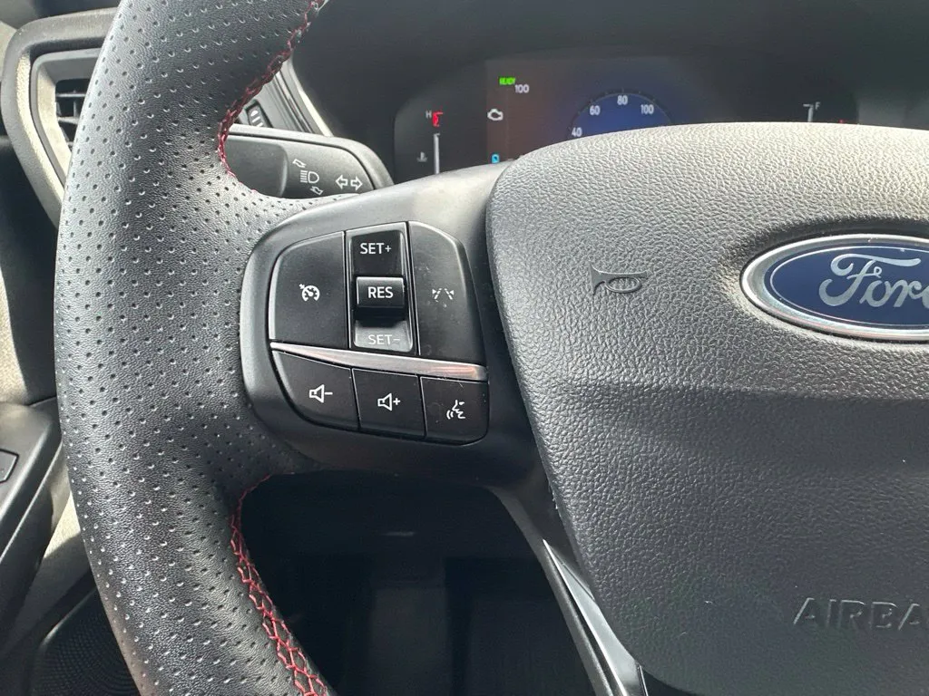 Ford Escape photo 12