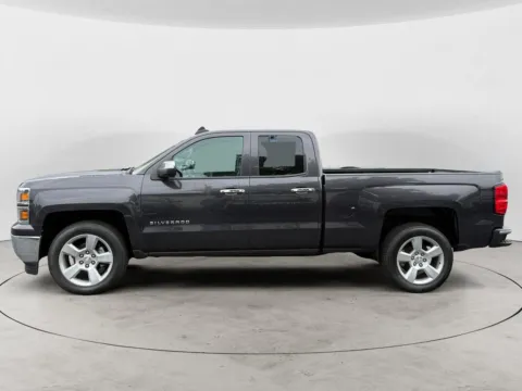More photos of 2015 CHEVROLET SILVERADO WORK TRUCK at The Big Lot - Car Credit, MO