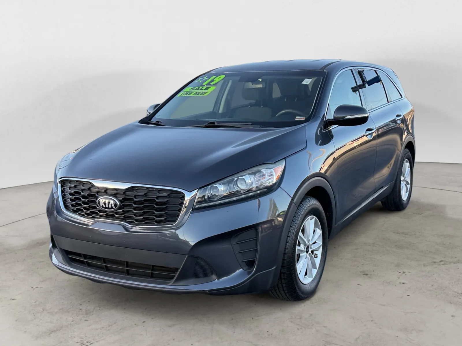 Gray 2019 KIA SORENTO LX; L for sale in Kansas City, MO