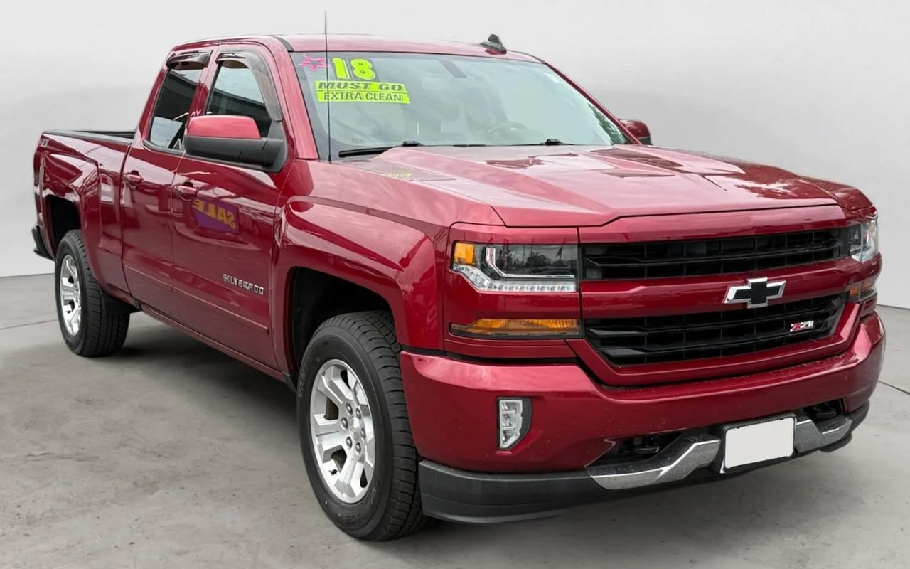 Red 2018 CHEVROLET SILVERADO LT for sale in Kansas City, MO