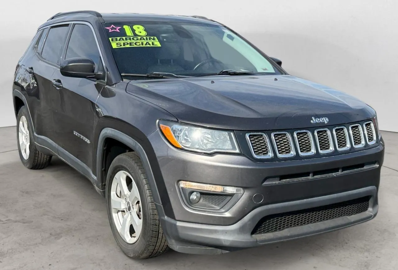 Gray 2018 JEEP COMPASS LATITUDE for sale in Kansas City, MO