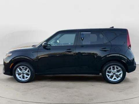 More photos of 2021 KIA SOUL LX; S; X-LINE at The Big Lot - Car Credit, MO