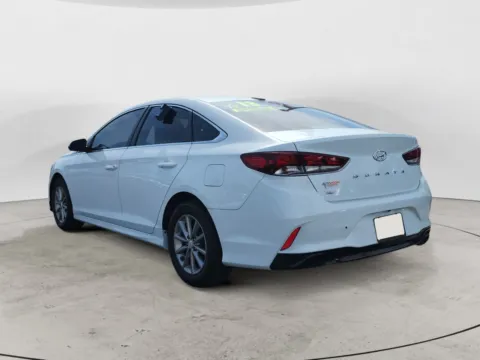 More photos of 2018 HYUNDAI SONATA SE at The Big Lot - Car Credit, MO