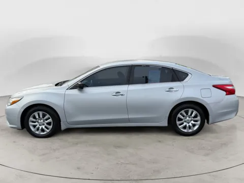 More photos of 2017 NISSAN ALTIMA 2.5; 2.5 S; 2 2.5; 2.5 S; 2.5 SL; at The Big Lot - Car Credit, MO