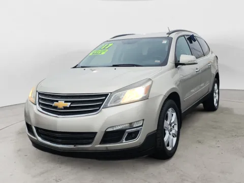 Gold 2017 CHEVROLET TRAVERSE 1LT for sale in Kansas City, MO