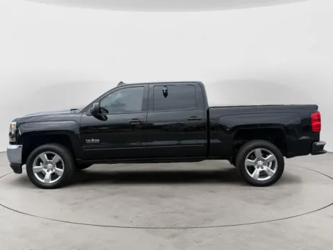 More photos of 2018 CHEVROLET SILVERADO LT at The Big Lot - Car Credit, MO
