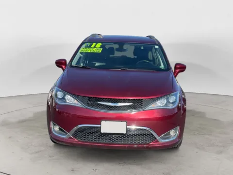 Photos of 2018 CHRYSLER PACIFICA TOURING L for sale in Kansas City, MO at The Big Lot - Car Credit