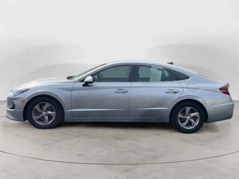 More photos of 2021 HYUNDAI SONATA SE at The Big Lot - Car Credit, MO
