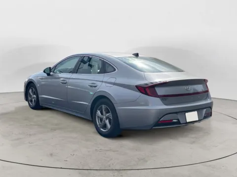 More photos of 2021 HYUNDAI SONATA SE at The Big Lot - Car Credit, MO