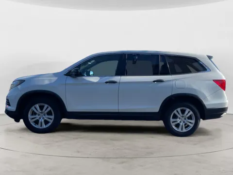 More photos of 2018 HONDA PILOT LX at The Big Lot - Car Credit, MO