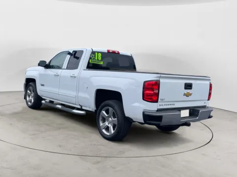 More photos of 2018 CHEVROLET SILVERADO LT at The Big Lot - Car Credit, MO