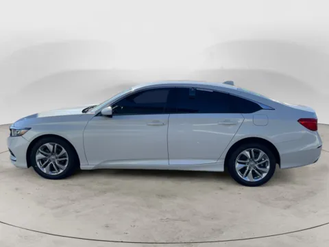 More photos of 2018 HONDA ACCORD LX at The Big Lot - Car Credit, MO