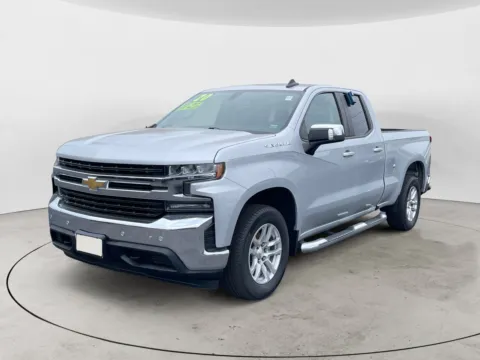 Silver 2020 CHEVROLET SILVERADO LT for sale in Kansas City, MO