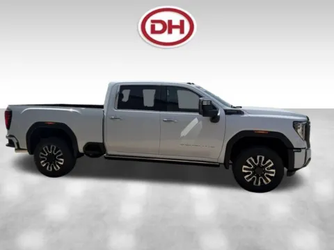 More photos of 2026 GMC Sierra 2500 HD Denali Ultimate at Dale Howard Auto Center of Iowa Falls, IA