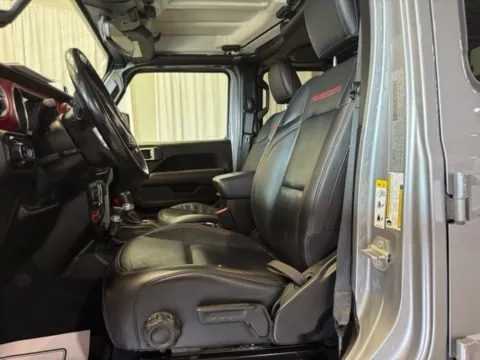 More photos of 2020 Jeep Gladiator Rubicon at Dale Howard Auto Center of Iowa Falls, IA