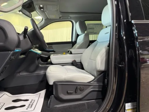 More photos of 2027 Ford Expedition Platinum at Dale Howard Auto Center of Iowa Falls, IA