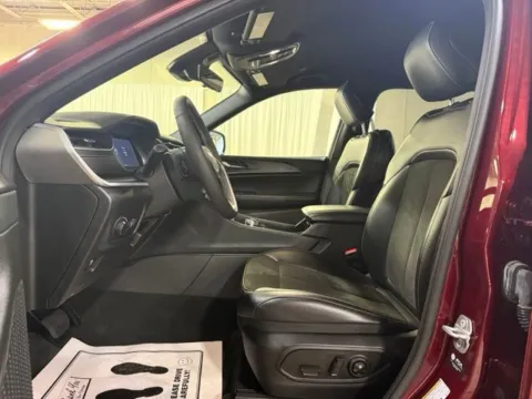 More photos of 2025 Jeep Grand Cherokee L Altitude at Dale Howard Auto Center of Iowa Falls, IA