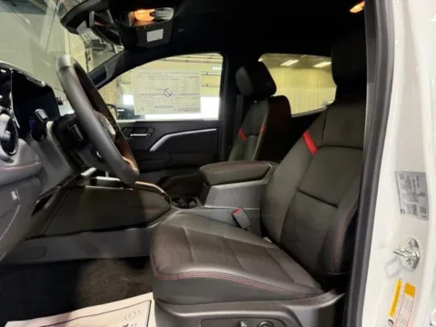 More photos of 2026 Chevrolet Colorado Z71 at Dale Howard Auto Center of Iowa Falls, IA