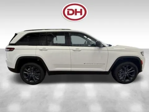 More photos of 2026 Jeep Grand Cherokee at Dale Howard Auto Center of Iowa Falls, IA