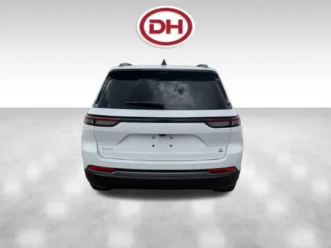 Photos of 2026 Jeep Grand Cherokee for sale in Iowa Falls, IA at Dale Howard Auto Center of Iowa Falls