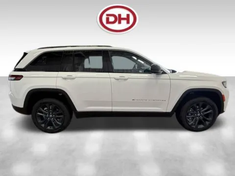 More photos of 2026 Jeep Grand Cherokee at Dale Howard Auto Center of Iowa Falls, IA