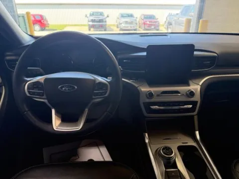 More photos of 2022 Ford Explorer XLT at Dale Howard Auto Center of Iowa Falls, IA
