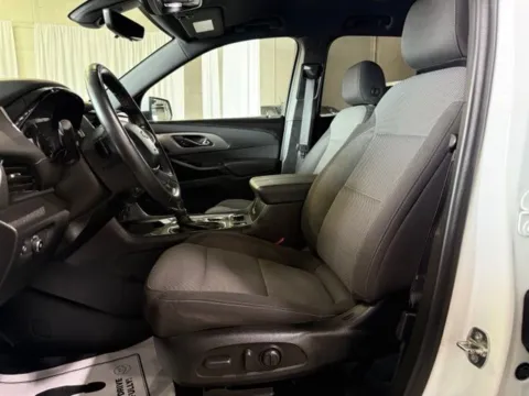 More photos of 2023 Chevrolet Traverse LT at Dale Howard Auto Center of Iowa Falls, IA