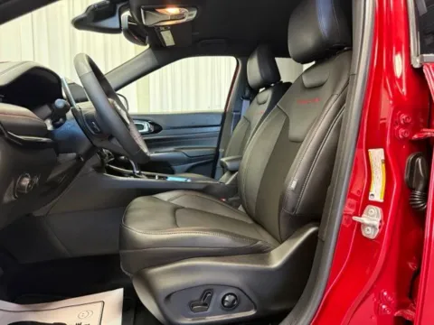 More photos of 2025 Jeep Compass Trailhawk at Dale Howard Auto Center of Iowa Falls, IA