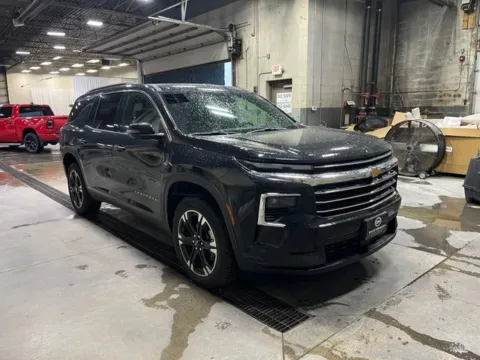 Black 2027 Chevrolet Traverse LT for sale in Iowa Falls, IA