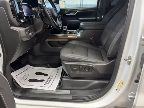 More photos of 2024 Chevrolet Silverado 1500 LT Trail Boss at Dale Howard Auto Center of Iowa Falls, IA