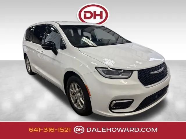 White 2026 Chrysler Pacifica Select for sale in Iowa Falls, IA