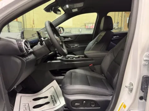 More photos of 2027 Chevrolet Equinox LT at Dale Howard Auto Center of Iowa Falls, IA