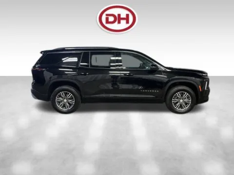 Photos of 2025 Chevrolet Traverse LT for sale in Iowa Falls, IA at Dale Howard Auto Center of Iowa Falls