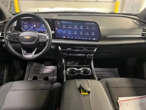 More photos of 2025 Chevrolet Traverse LT at Dale Howard Auto Center of Iowa Falls, IA