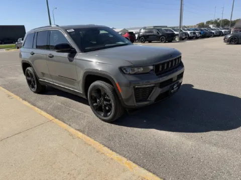Gray 2027 Jeep Grand Cherokee Limited for sale in Iowa Falls, IA