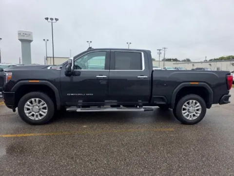 More photos of 2020 GMC Sierra 3500 HD Denali at Dale Howard Auto Center of Iowa Falls, IA