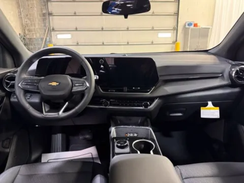 More photos of 2027 Chevrolet Equinox LT at Dale Howard Auto Center of Iowa Falls, IA