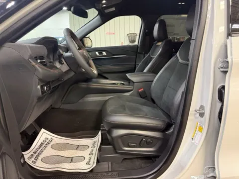 More photos of 2027 Ford Explorer Tremor at Dale Howard Auto Center of Iowa Falls, IA