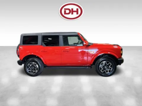 Photos of 2022 Ford Bronco Outer Banks for sale in Iowa Falls, IA at Dale Howard Auto Center of Iowa Falls