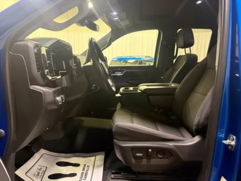 More photos of 2023 GMC Sierra 1500 Elevation at Dale Howard Auto Center of Iowa Falls, IA