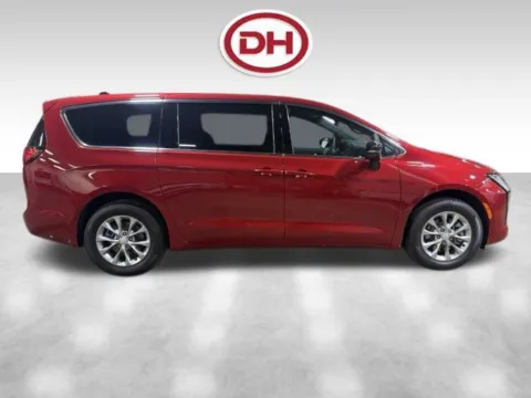 Photos of 2027 Chrysler Pacifica Select for sale in Iowa Falls, IA at Dale Howard Auto Center of Iowa Falls