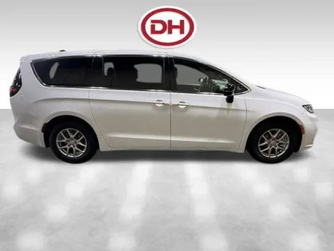 Photos of 2026 Chrysler Pacifica Select for sale in Iowa Falls, IA at Dale Howard Auto Center of Iowa Falls