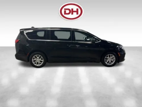 Photos of 2026 Chrysler Pacifica Select for sale in Iowa Falls, IA at Dale Howard Auto Center of Iowa Falls