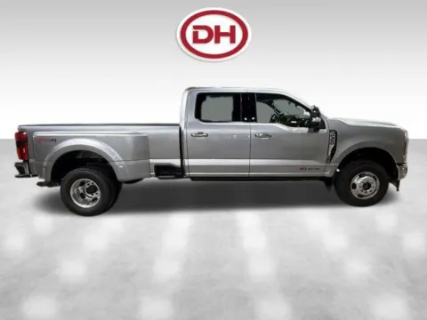 Photos of 2027 Ford F-350SD Lariat for sale in Iowa Falls, IA at Dale Howard Auto Center of Iowa Falls