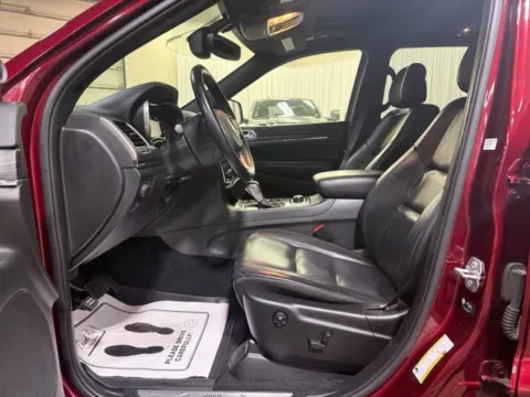 More photos of 2022 Jeep Grand Cherokee WK Limited at Dale Howard Auto Center of Iowa Falls, IA