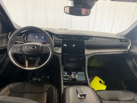 More photos of 2024 Jeep Grand Cherokee Limited at Dale Howard Auto Center of Waverly, IA