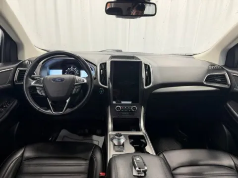 More photos of 2023 Ford Edge SEL at Dale Howard Auto Center of Waverly, IA