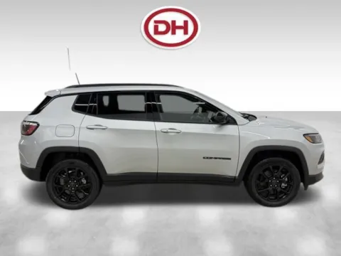 Another view of 2026 Jeep Compass Latitude for sale in Waverly, IA at Dale Howard Auto Center of Waverly