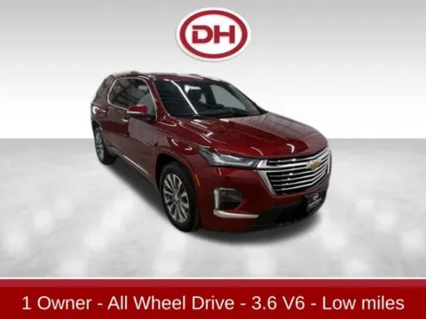 Red 2022 Chevrolet Traverse Premier for sale in Waverly, IA